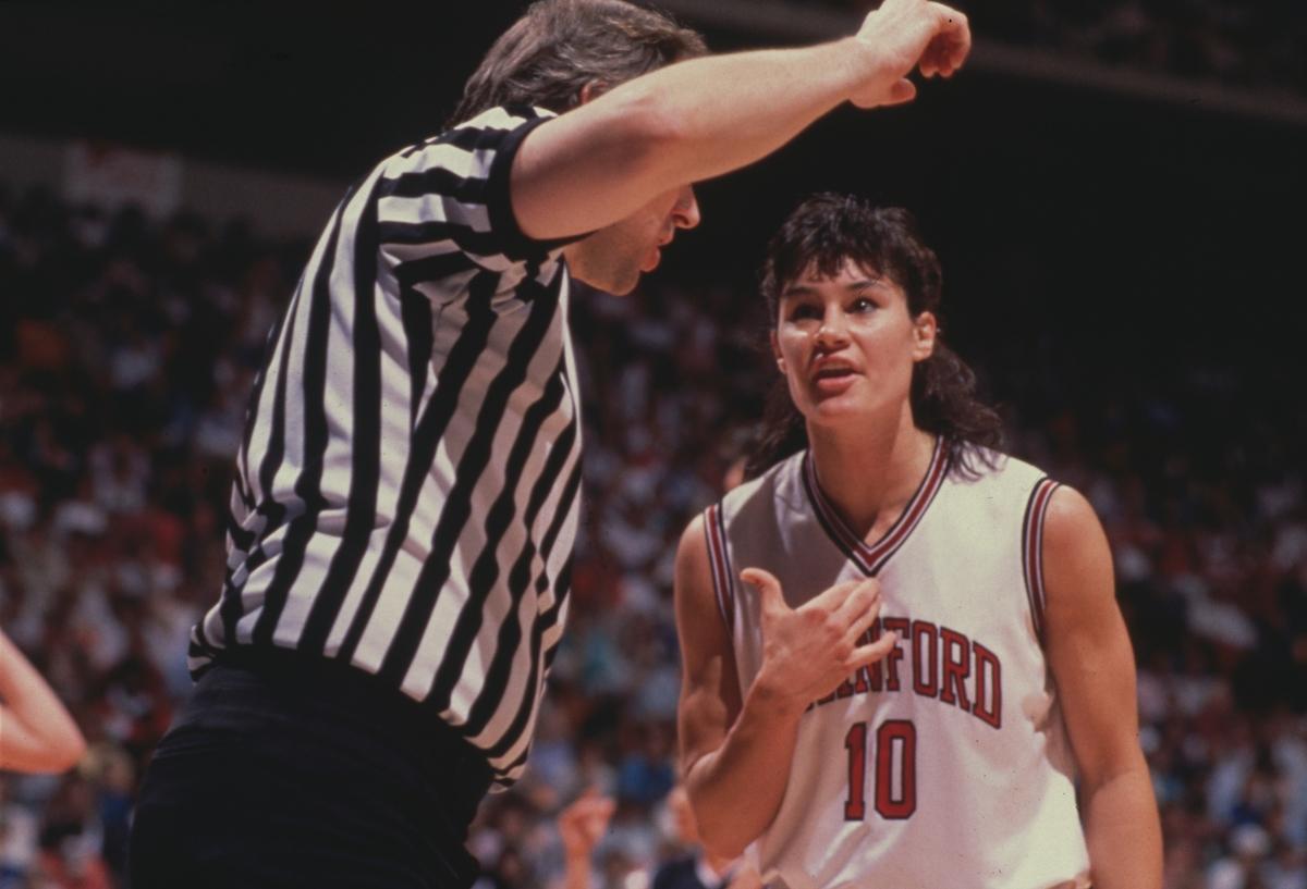 Jennifer Azzi in Stanford's 1990 title game