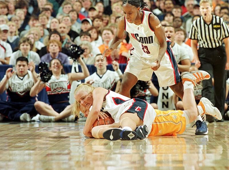 Shea Ralph dives for the ball in UConn's 2000 title